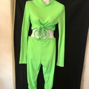 Two piece green large